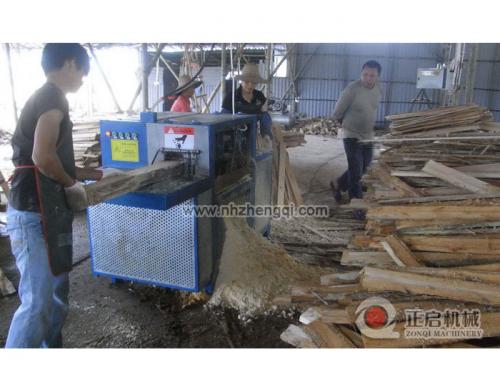 廣東高明鋸桉木加工現(xiàn)場(chǎng)方木多片機(jī)